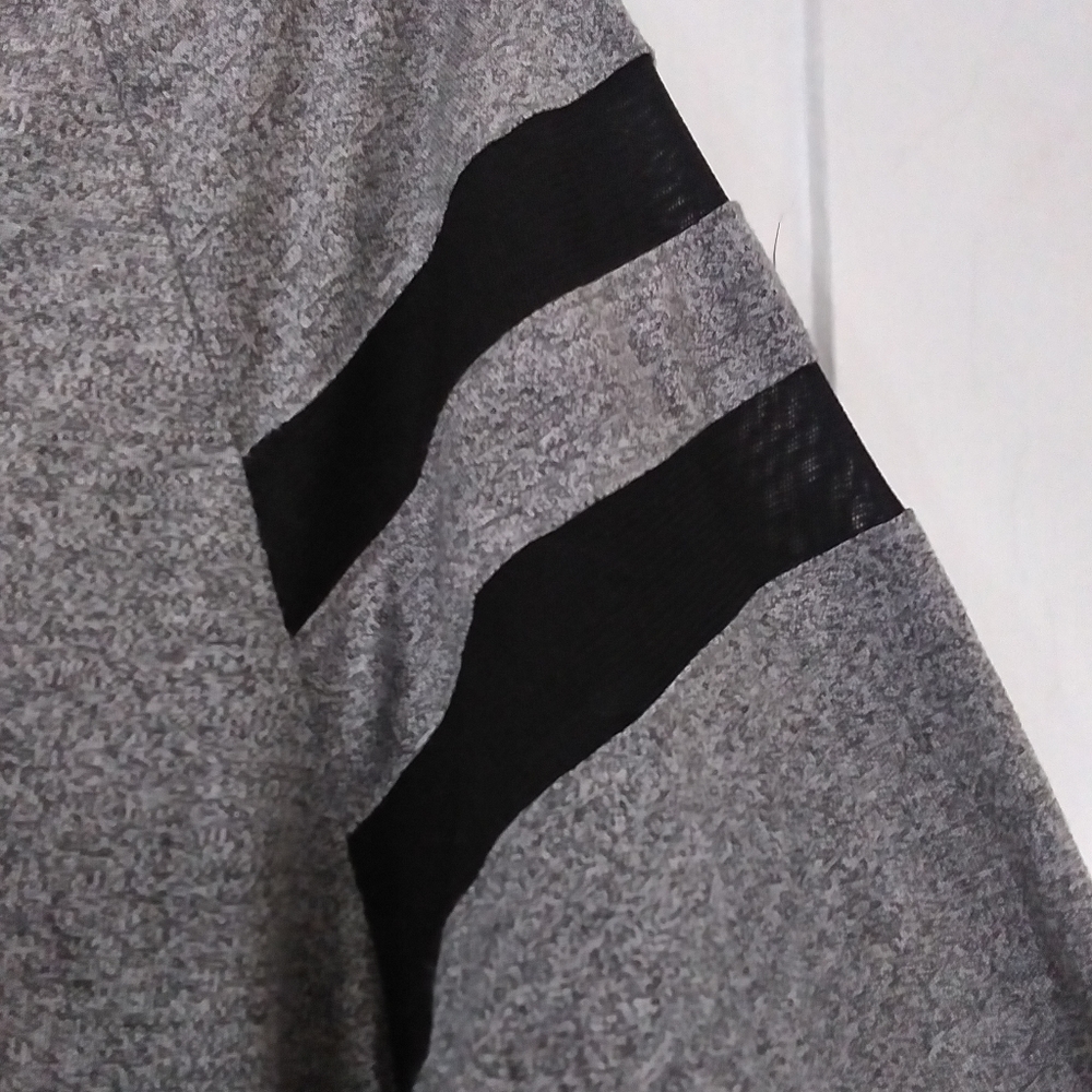 Divided H&M Shirt - Picture 6 of 11